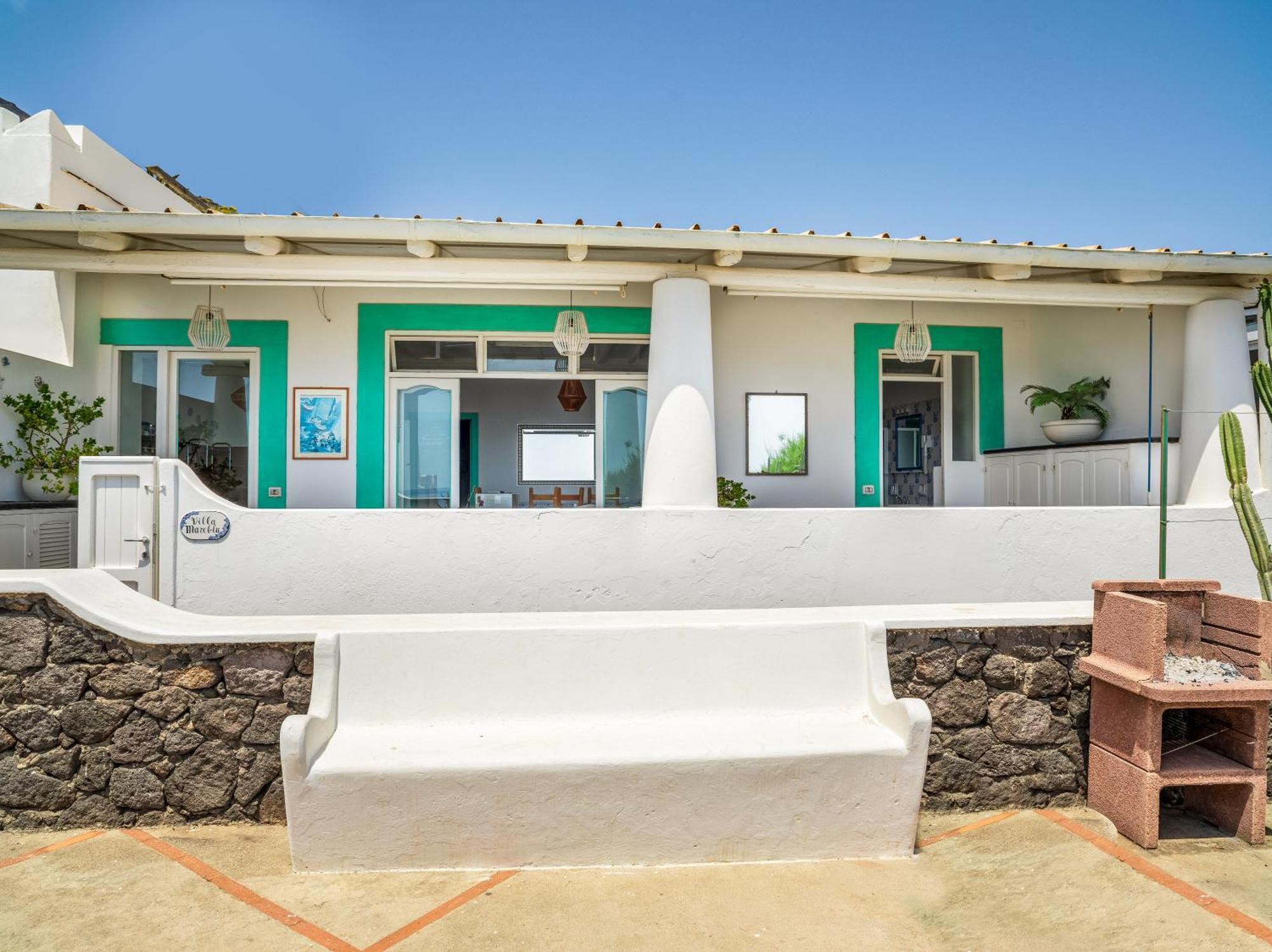 Villa Mareblu Luxury Holiday Apartment Direttamente Sul Mare Stromboli Extérieur photo